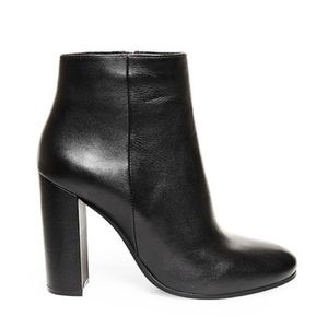 Steve Madden Tollani Black Leather Heeled Ankle Boots Size 7